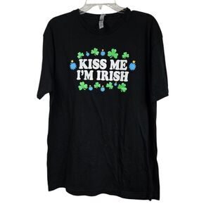 Kiss Me I'm Irish ☘️ Shamrock Tee St Patrick's Day Black Clover T-Shirt Unisex